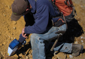 手持式X熒光光譜儀 /cxyq/20191017100045-FvN2nEoib7ISe7IAJQESR4o4M_H-.bmp